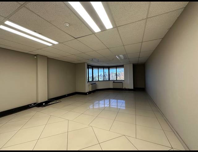 1,760M² OFFICE TO LET IN SANDTON CENTRAL